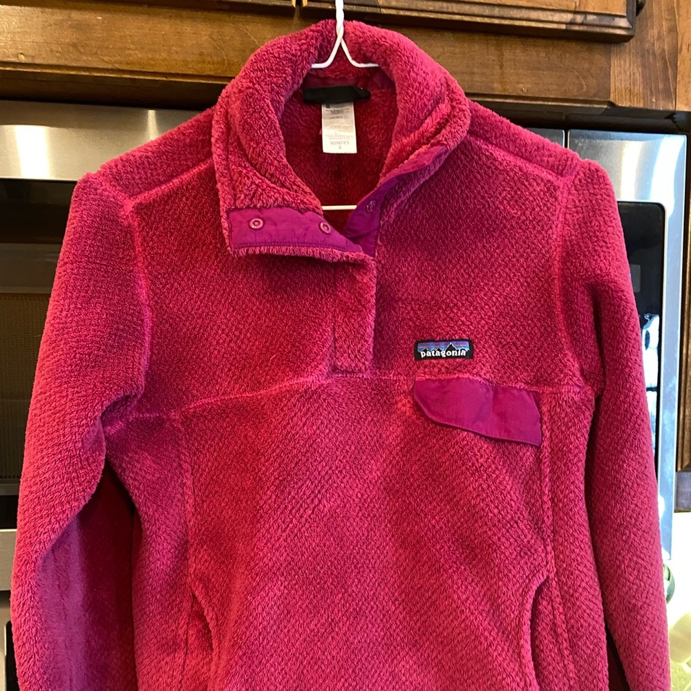 Patagonia re-took snap pullover. Pink